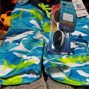 NWT Kids Shark Swim Trunks & Goggles Boys Sz 4 - 5 UV protect Zeroposur NEW